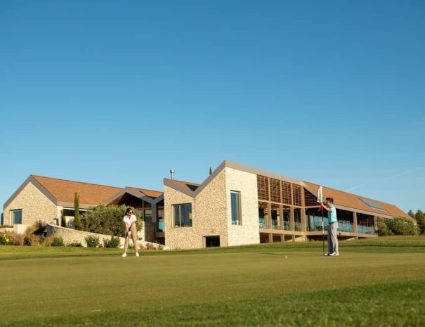 9th green and Clubhouse